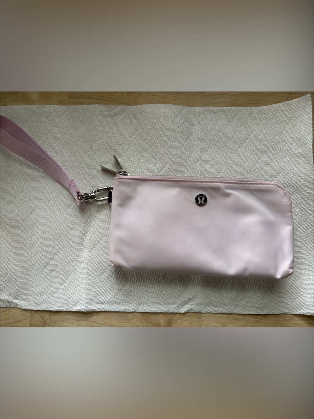 Women’s Light Pink Wristlet Crossbody Bag